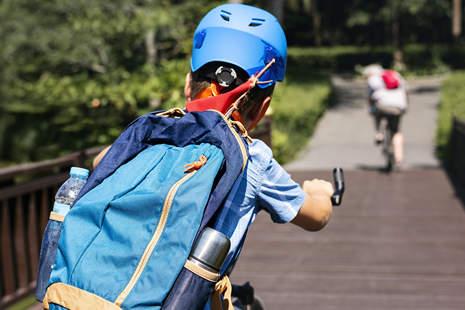 Jak jízda na kole formuje šťastné dětství